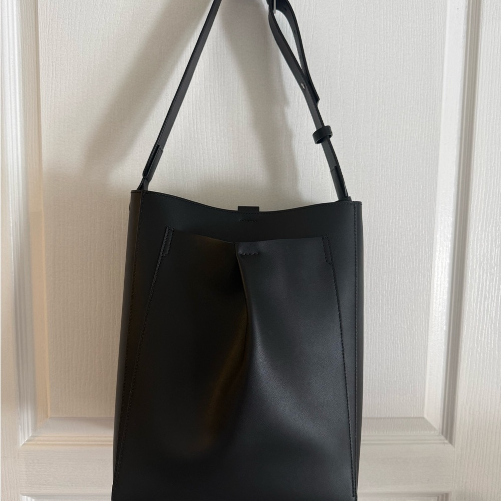 Everlane Black Leather Studio Bag